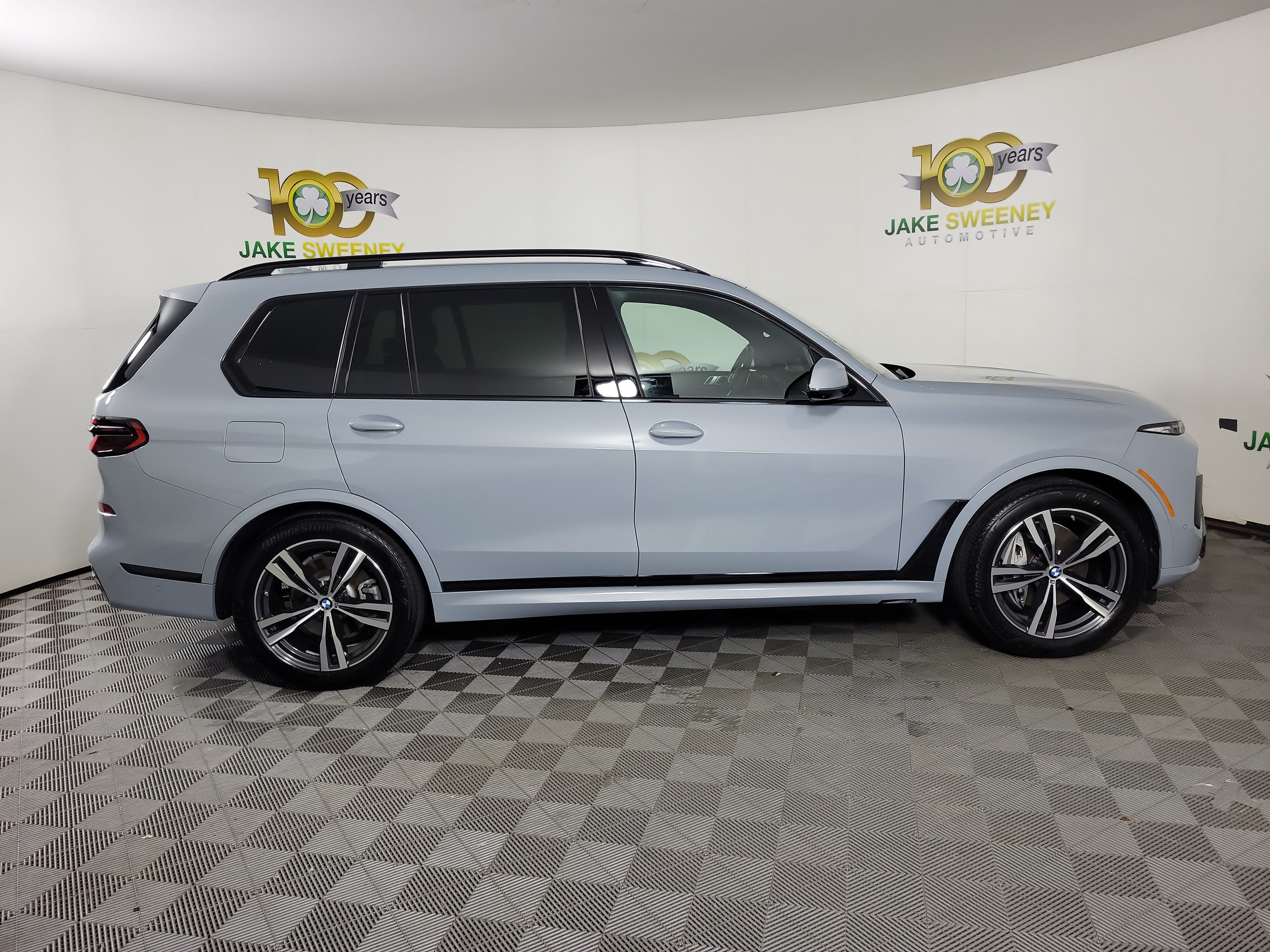 Certified 2025 BMW X7 xDrive40i w/ M Sport Package AWD/4WD image 8