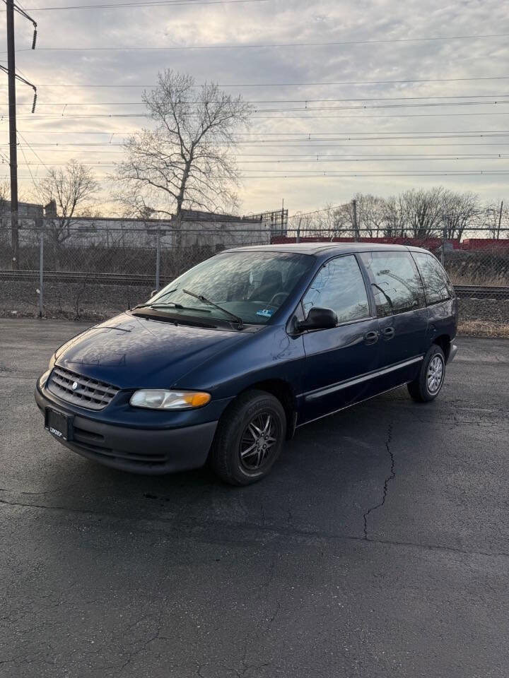 Used 2000 Plymouth Voyager FWD image 2