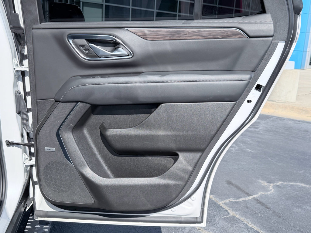 Used 2022 Chevrolet Tahoe Z71 w/ Z71 Off-Road Package AWD/4WD image 36