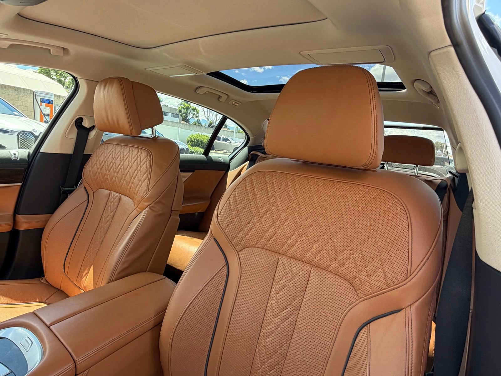 Certified 2022 BMW 750i xDrive image 24