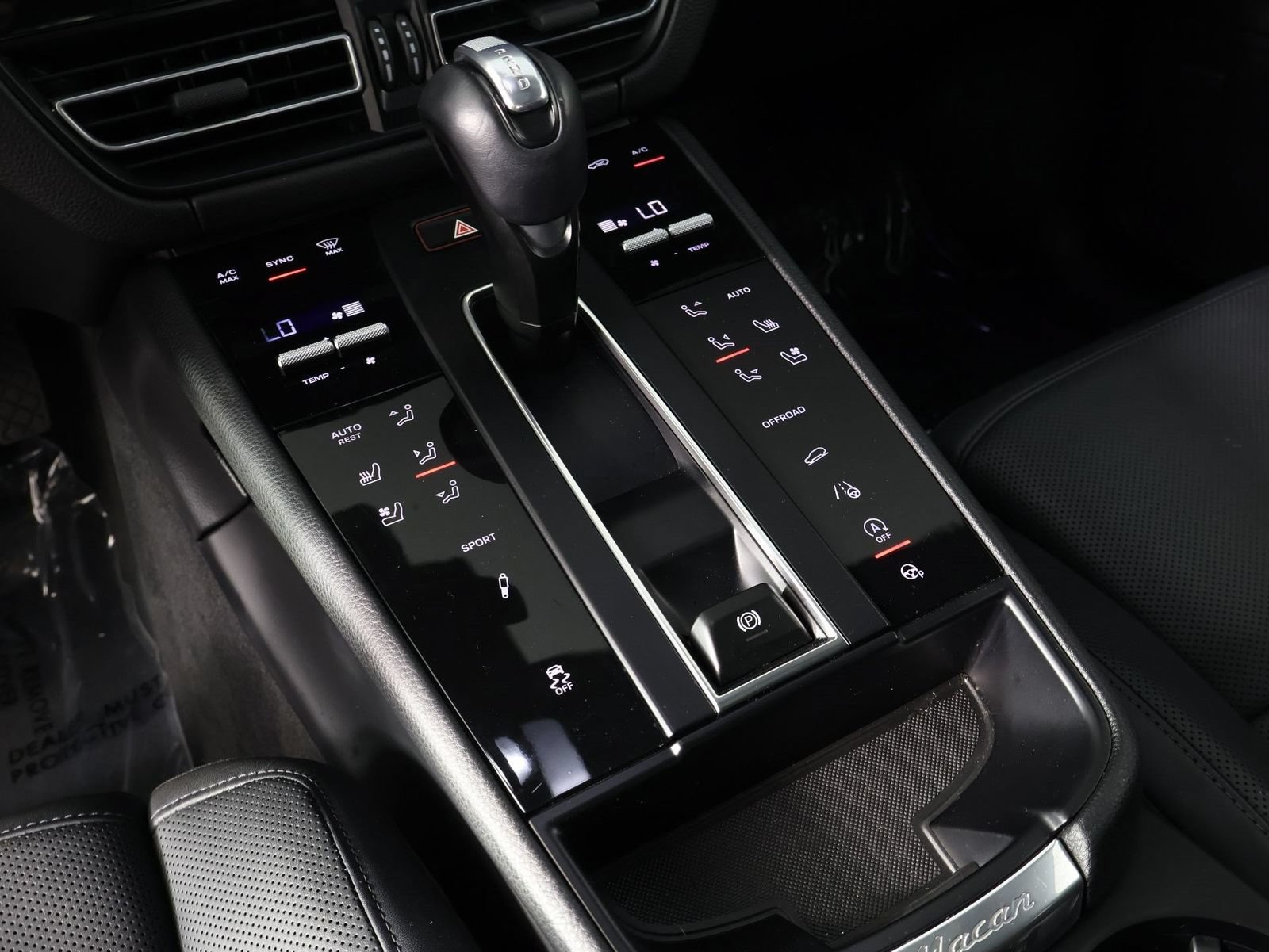 Certified 2023 Porsche Macan S AWD/4WD image 18