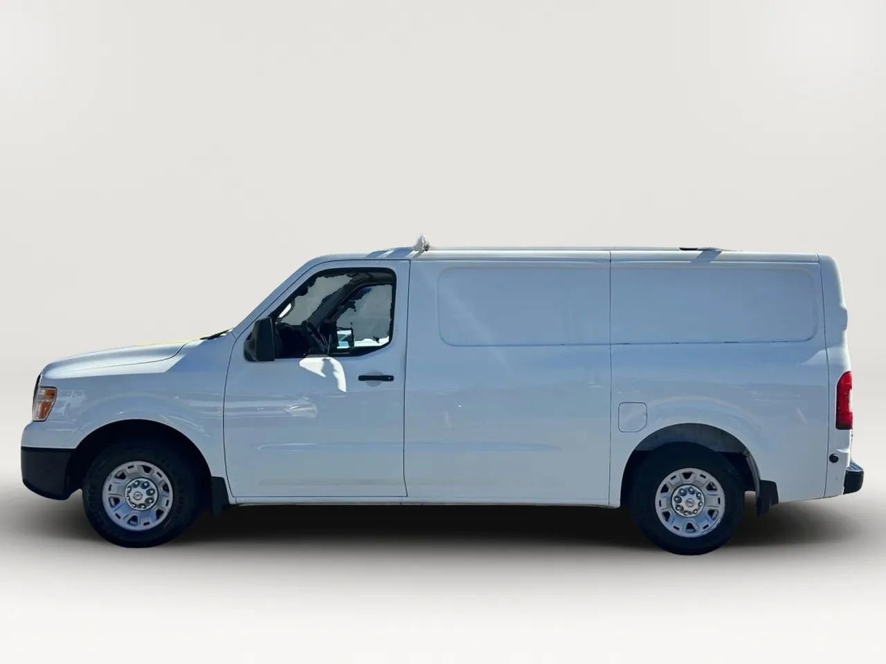 Used 2014 Nissan NV 2500 SV image 10