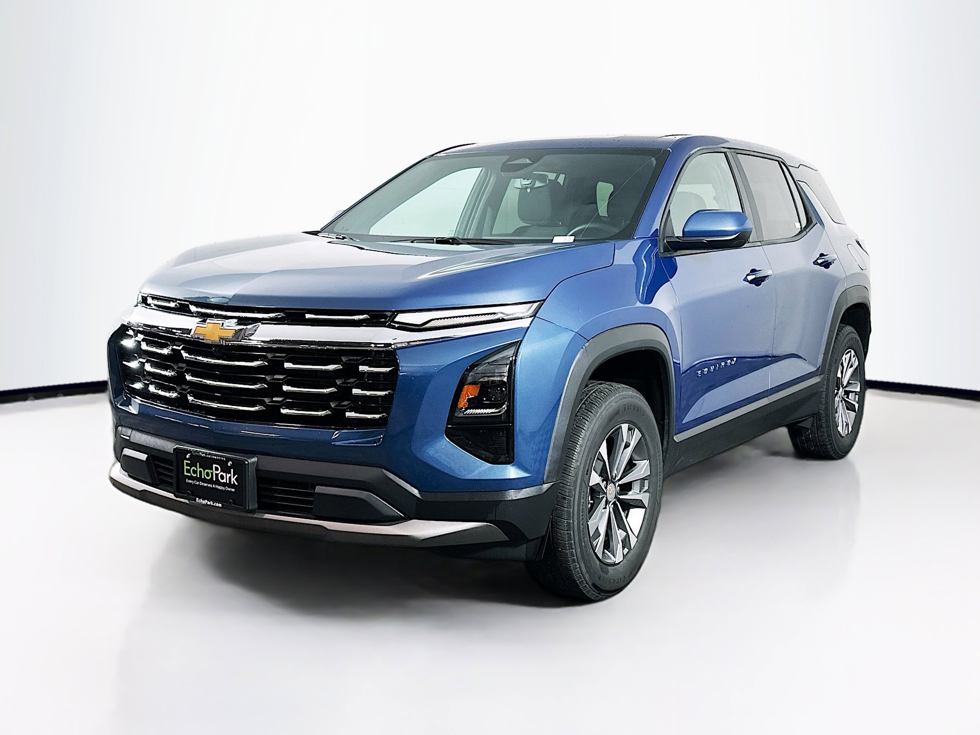 Used 2025 Chevrolet Equinox LT image 3