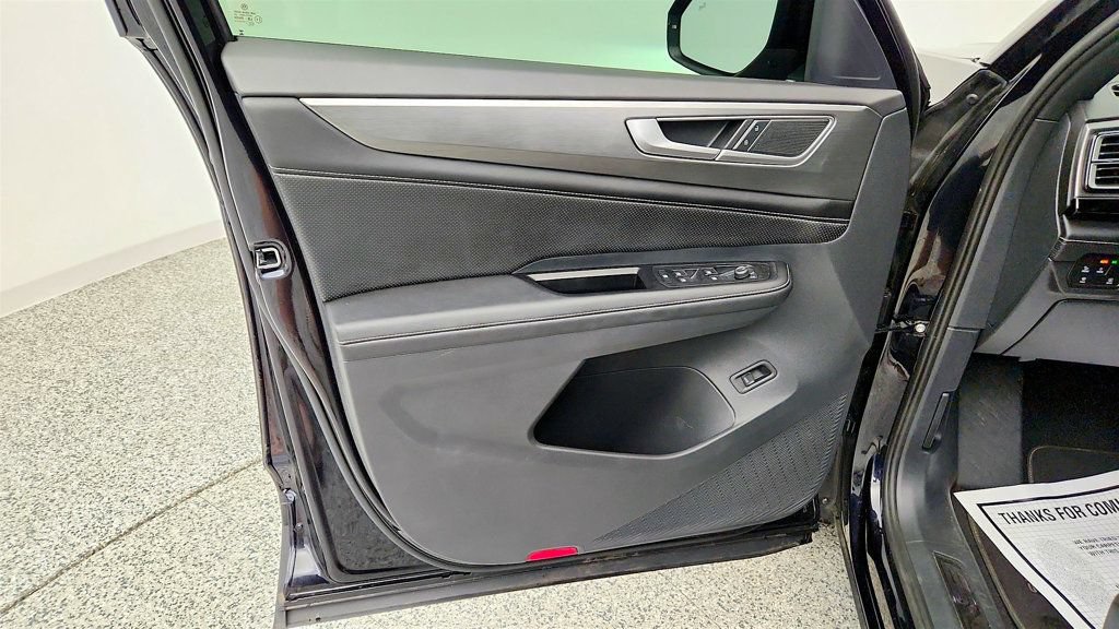 Used 2024 Volkswagen Atlas Cross Sport SE w/ Panoramic Sunroof Package FWD image 11