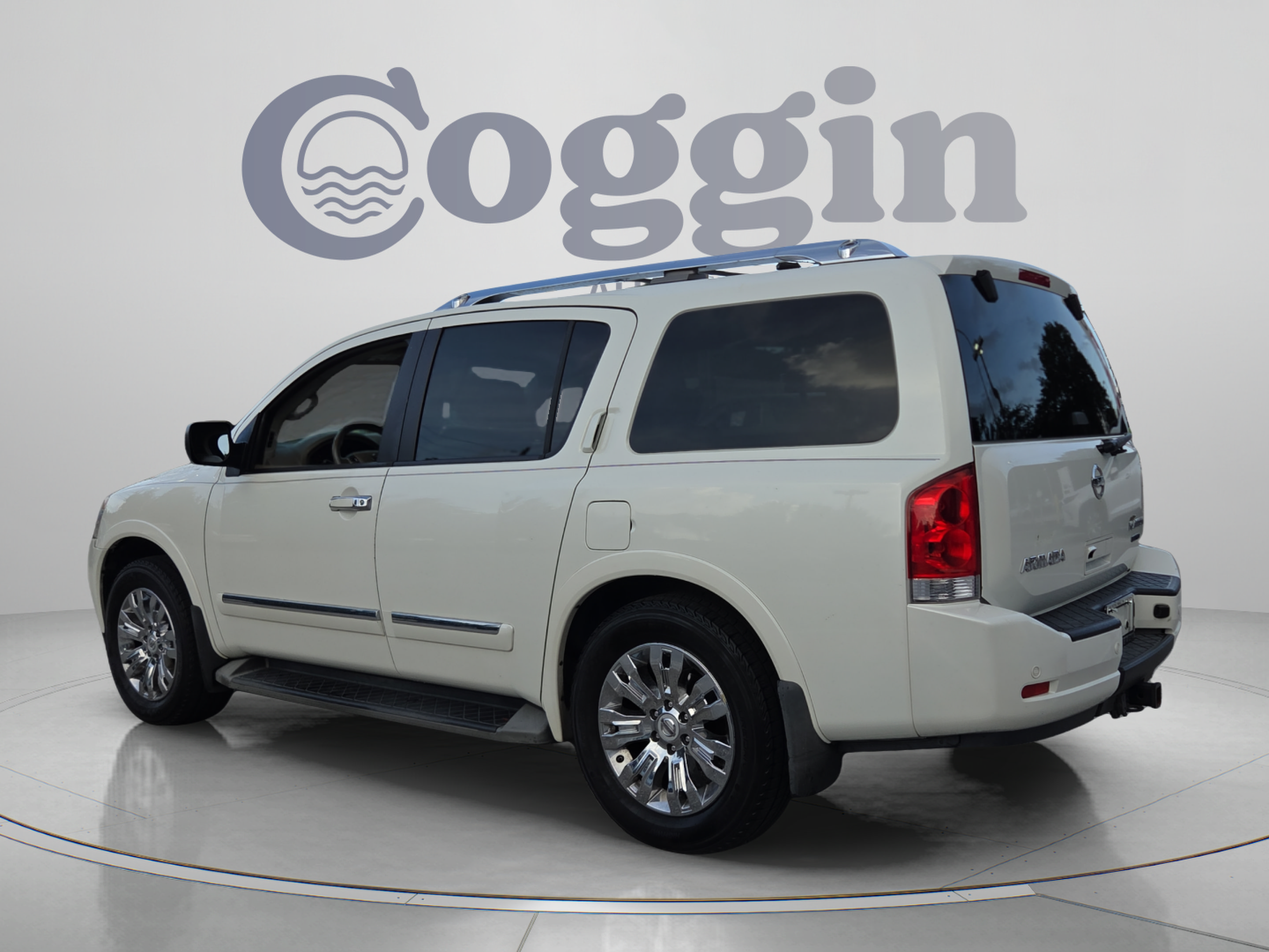Used 2015 Nissan Armada Platinum w/ 2nd Row Captain Seat Package RWD image 3