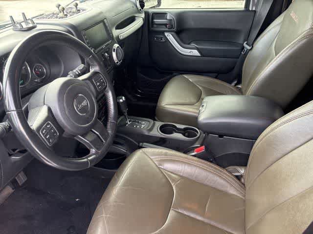 Used 2016 Jeep Wrangler Unlimited Sahara w/ Dual Top Group AWD/4WD image 9