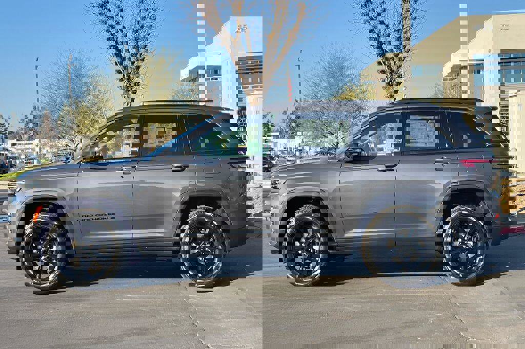 New 2026 Jeep Grand Cherokee Limited image 7