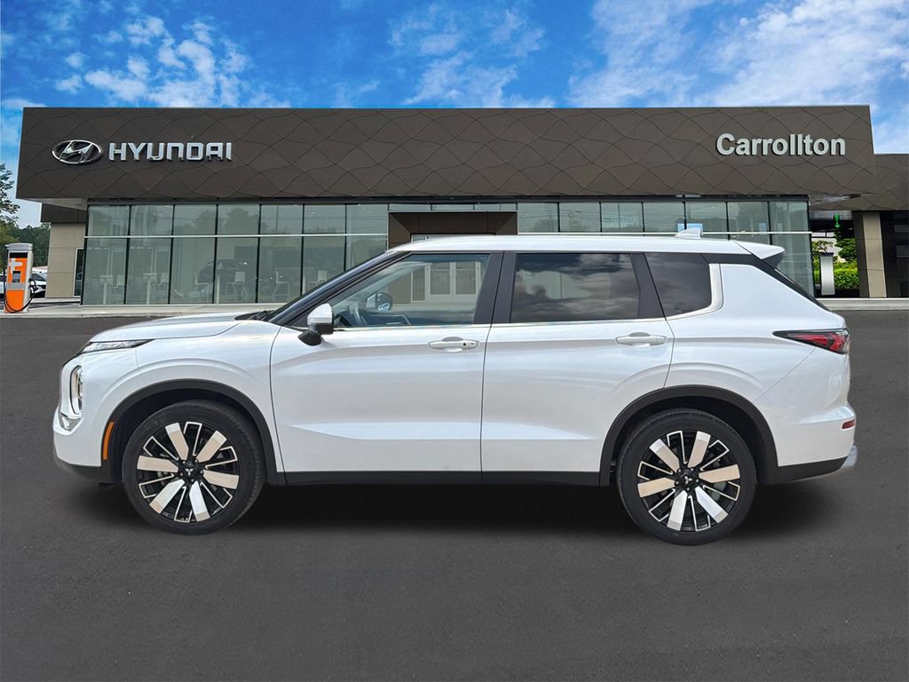 Used 2025 Mitsubishi Outlander SE FWD image 8