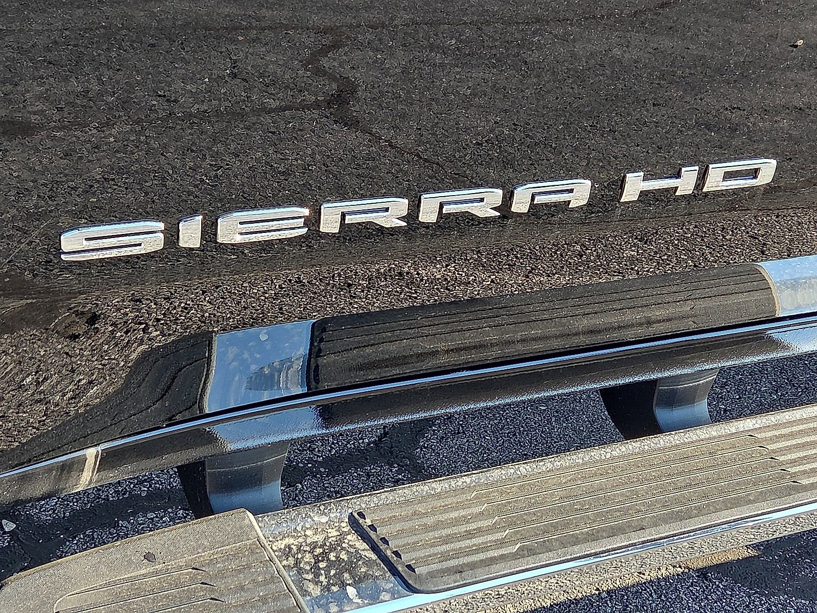 Used 2025 GMC Sierra 2500 SLT w/ SLT Convenience Package image 8