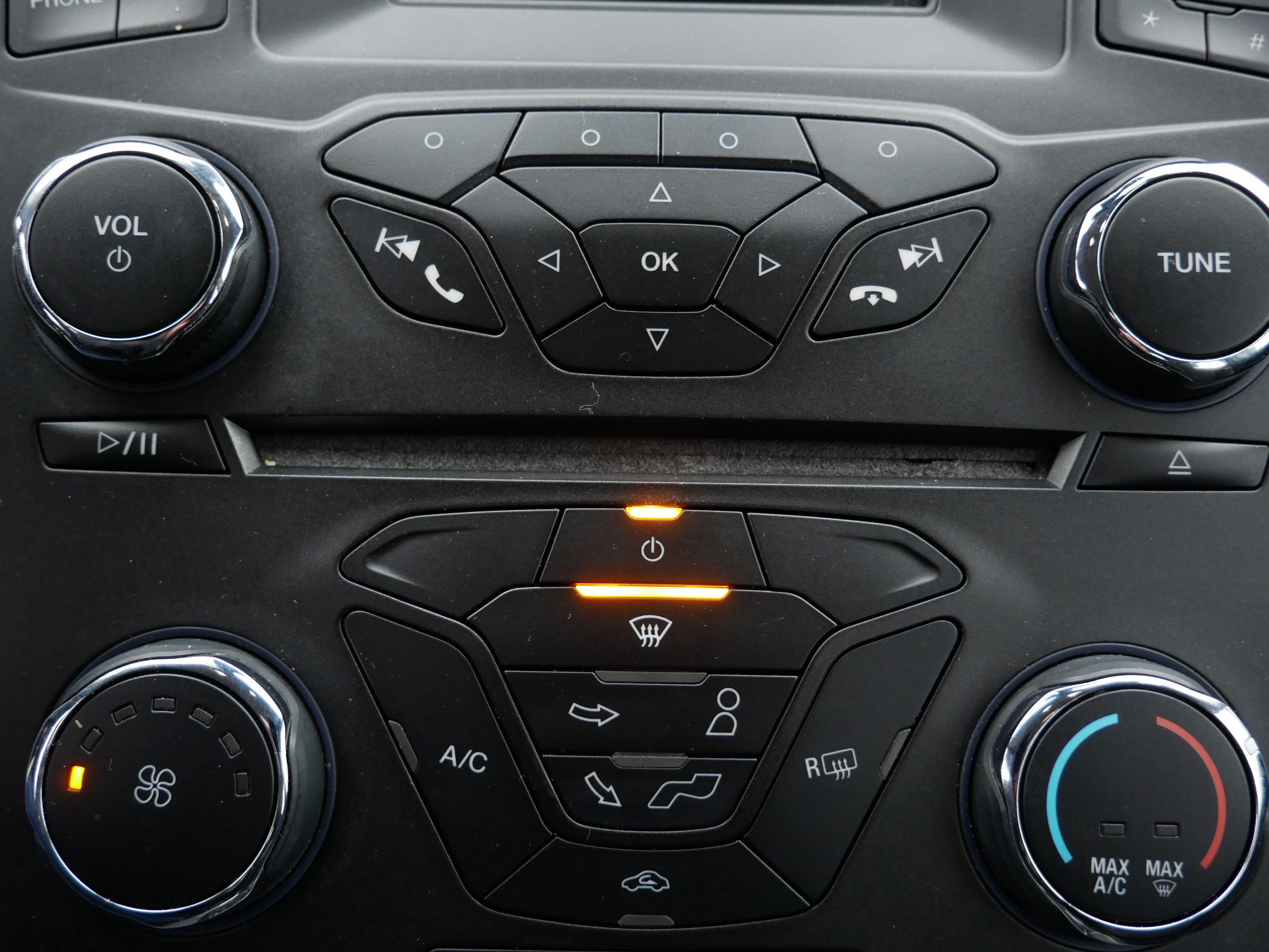 Used 2016 Ford Fusion SE image 28