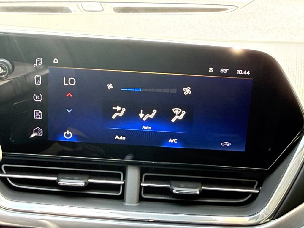 New 2026 Chevrolet Trax ACTIV w/ Sunroof Package FWD image 15