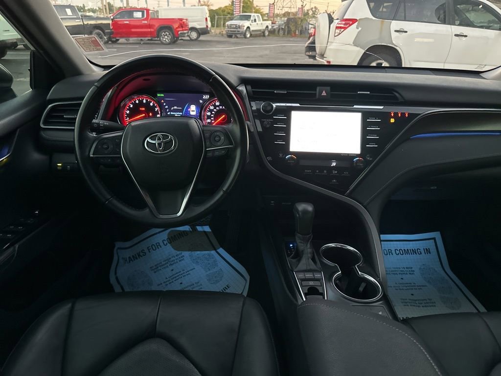 Used 2019 Toyota Camry XSE image 11