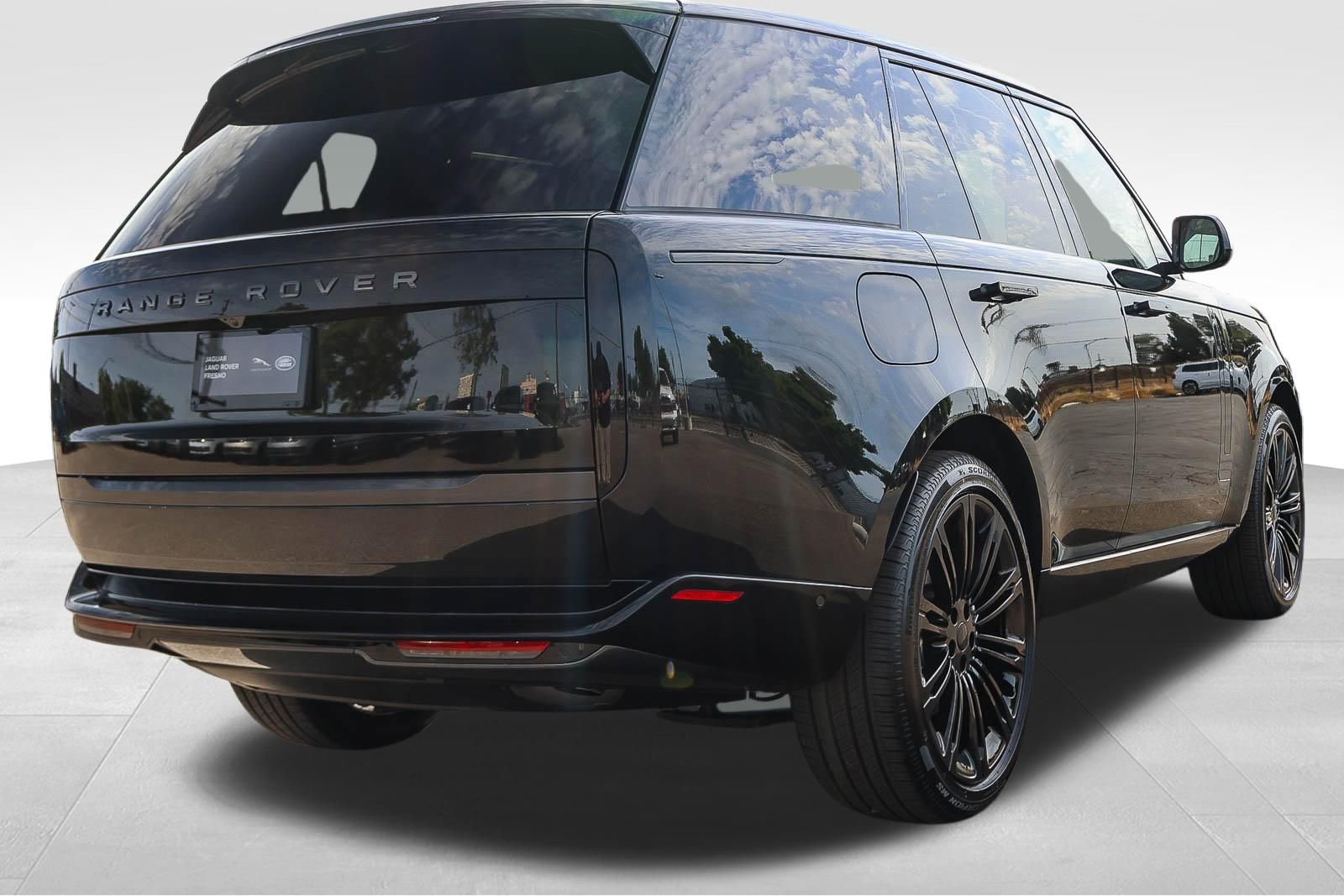 New 2026 Land Rover Range Rover SE image 5