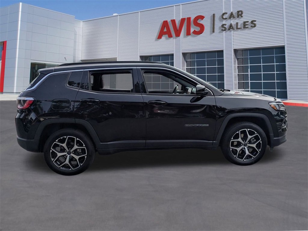 Used 2025 Jeep Compass Limited image 5