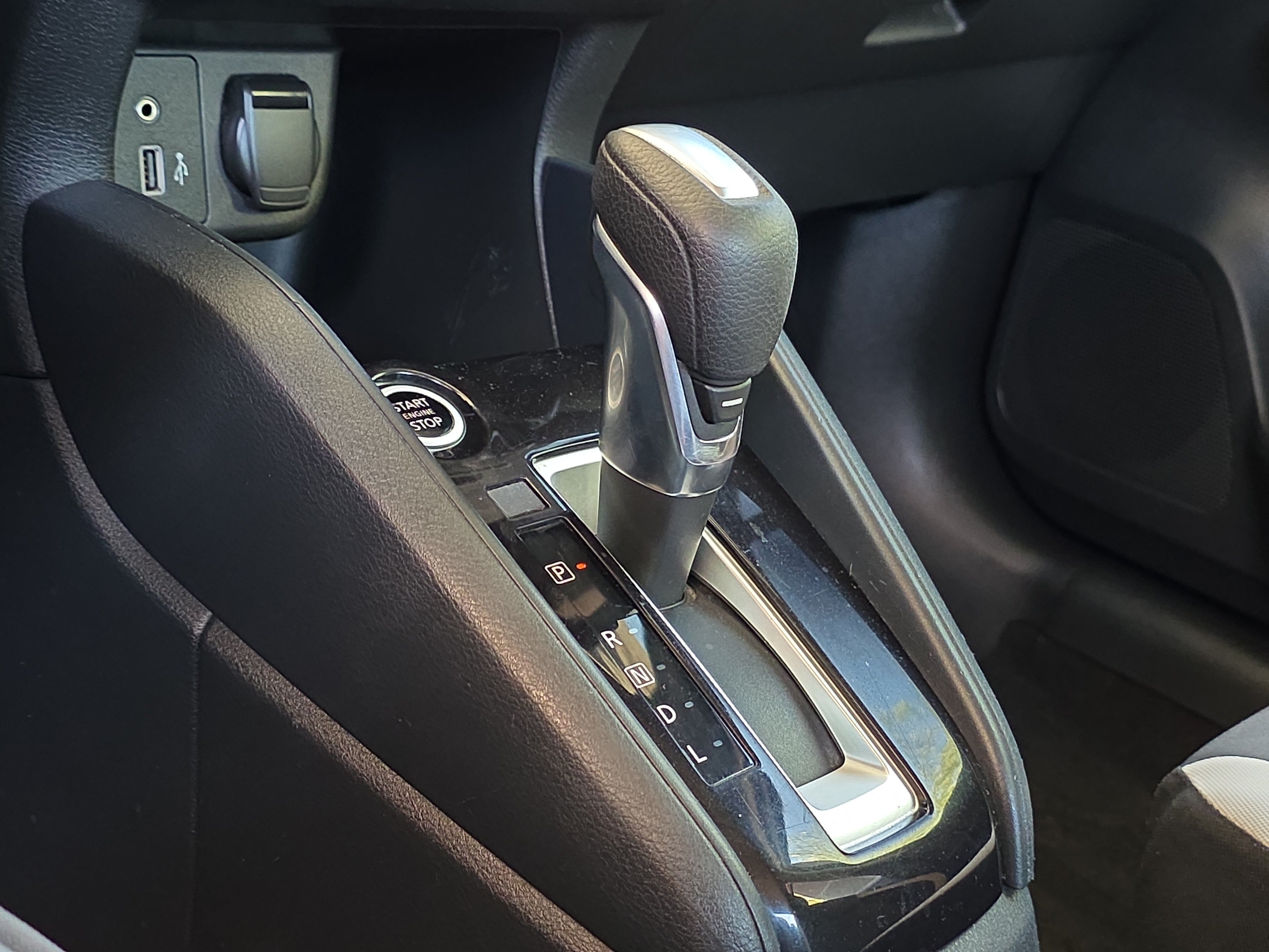 Used 2021 Nissan Versa SV FWD image 19
