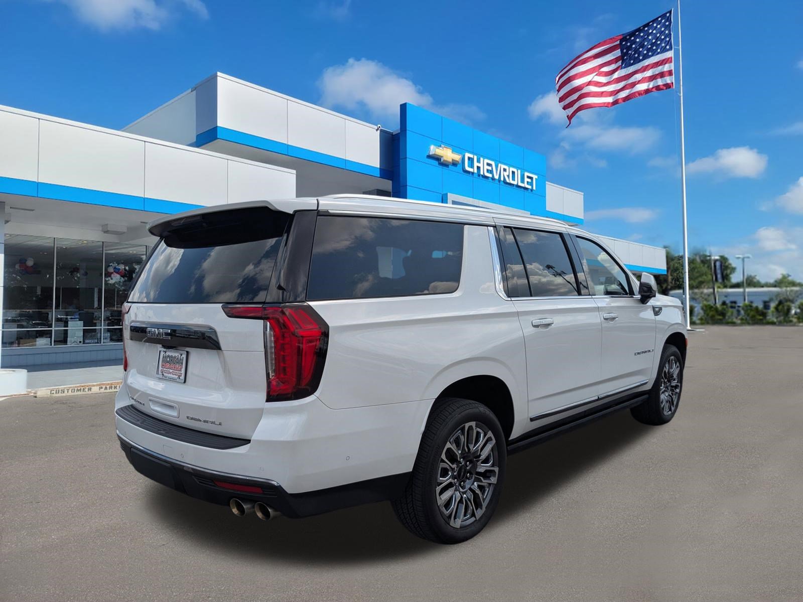 Used 2023 GMC Yukon XL Denali Ultimate image 4