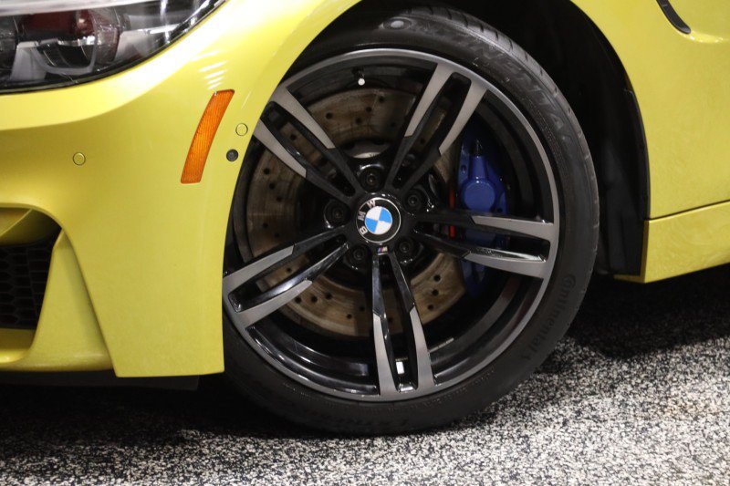 Used 2019 BMW M4 Coupe w/ Executive Package RWD image 21