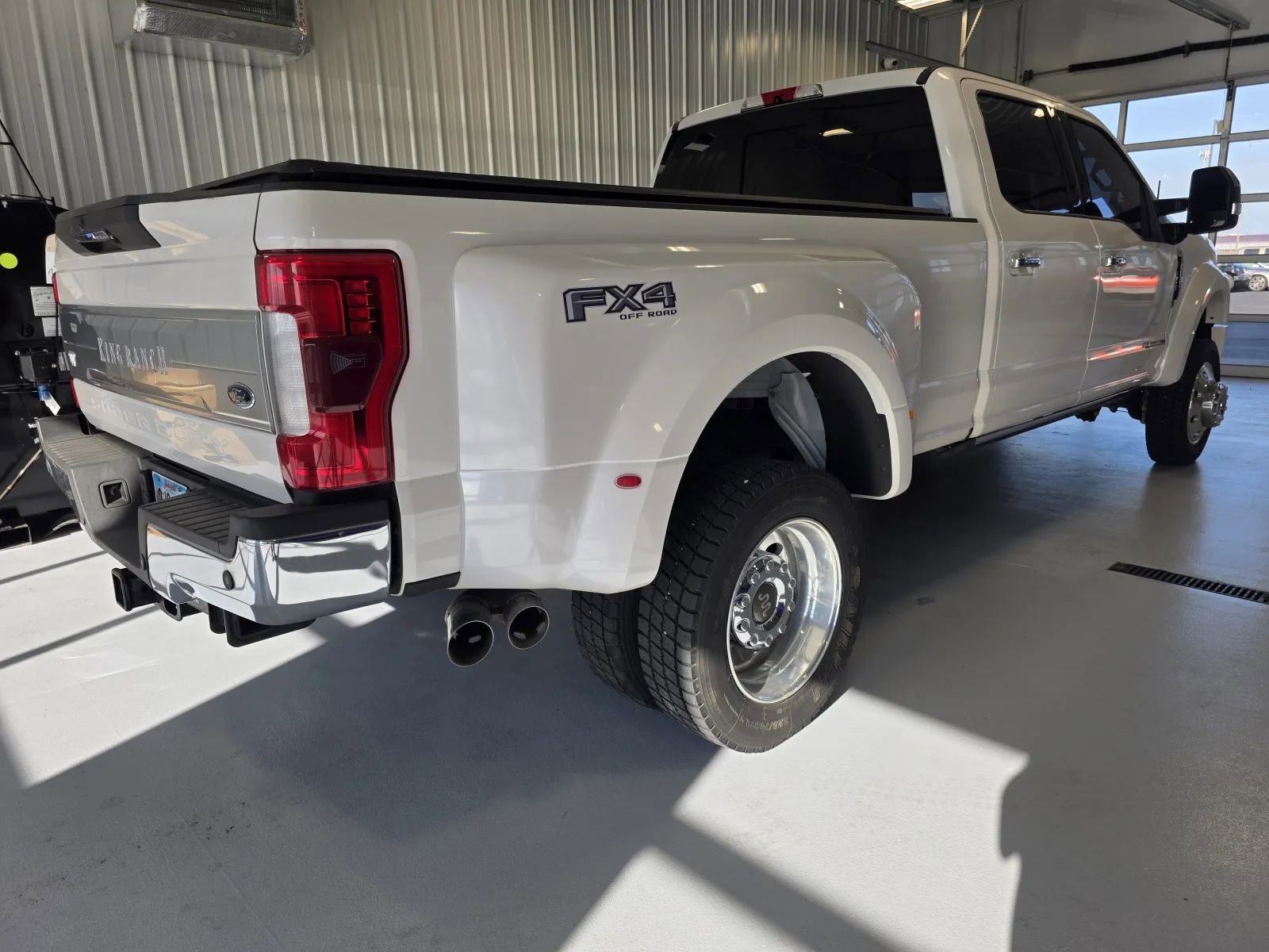 Used 2018 Ford F450 King Ranch w/ King Ranch Ultimate Package image 3