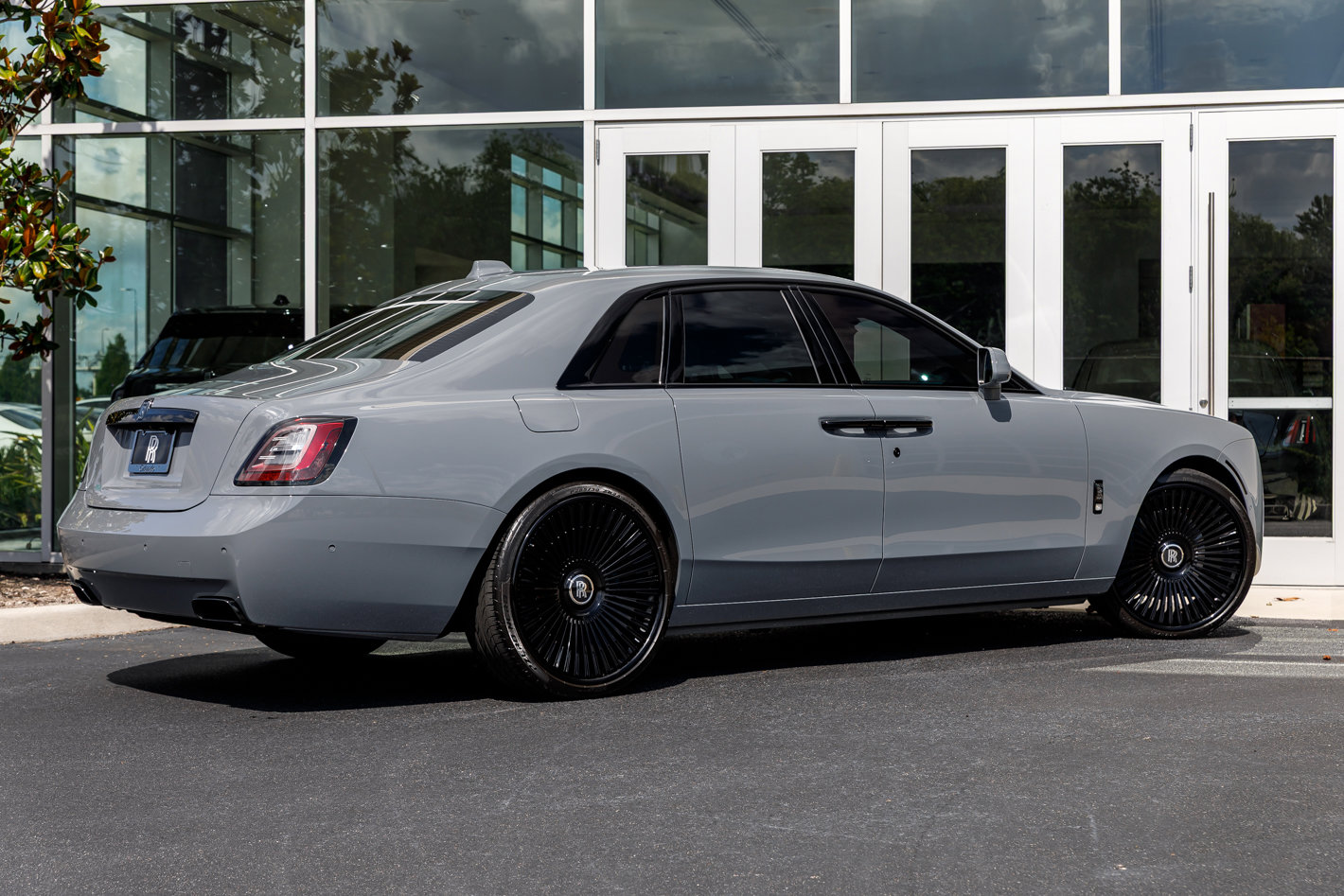 Used 2023 Rolls-Royce Ghost Black Badge w/ Black Badge Ghost Package AWD/4WD image 13
