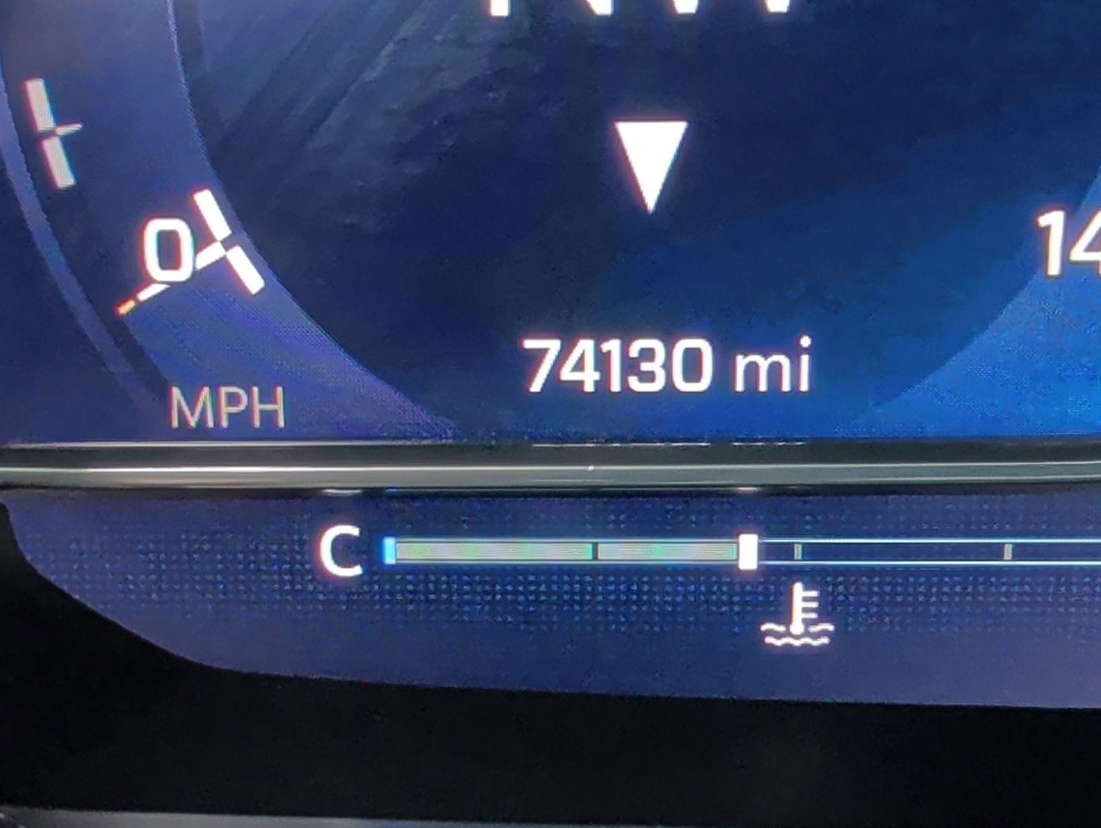 Used 2023 Chevrolet Suburban Z71 w/ Luxury Package image 13