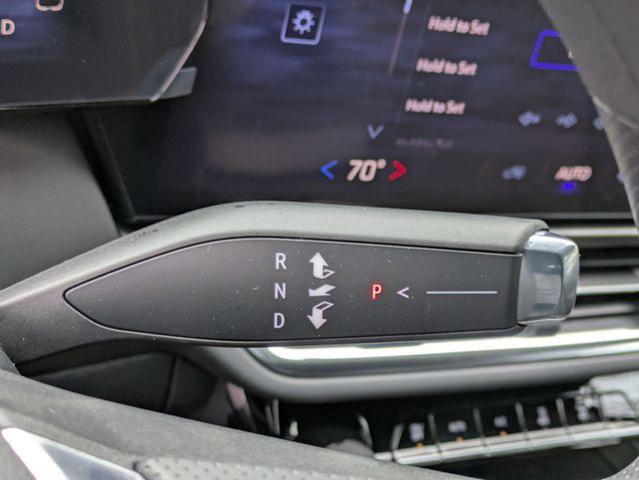 New 2026 Chevrolet Equinox EV LT image 21