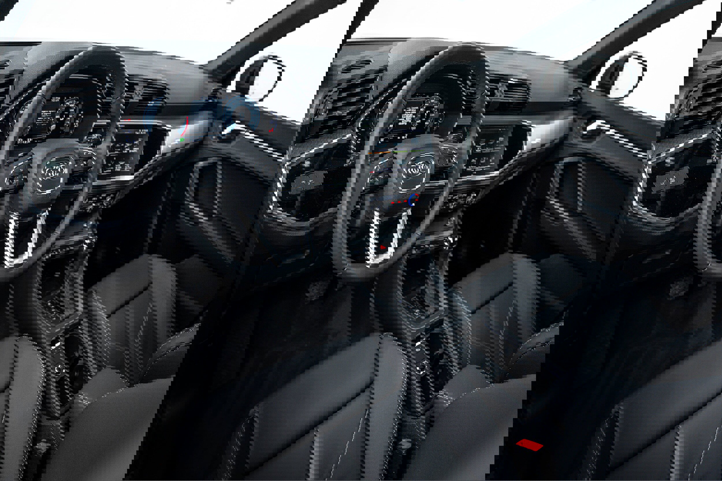 Certified 2025 Audi Q3 2.0T Premium w/ Convenience Package image 8