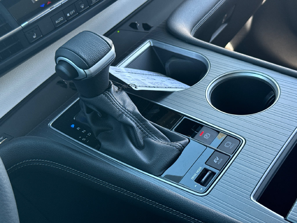 Certified 2026 Toyota Sienna XLE FWD image 27