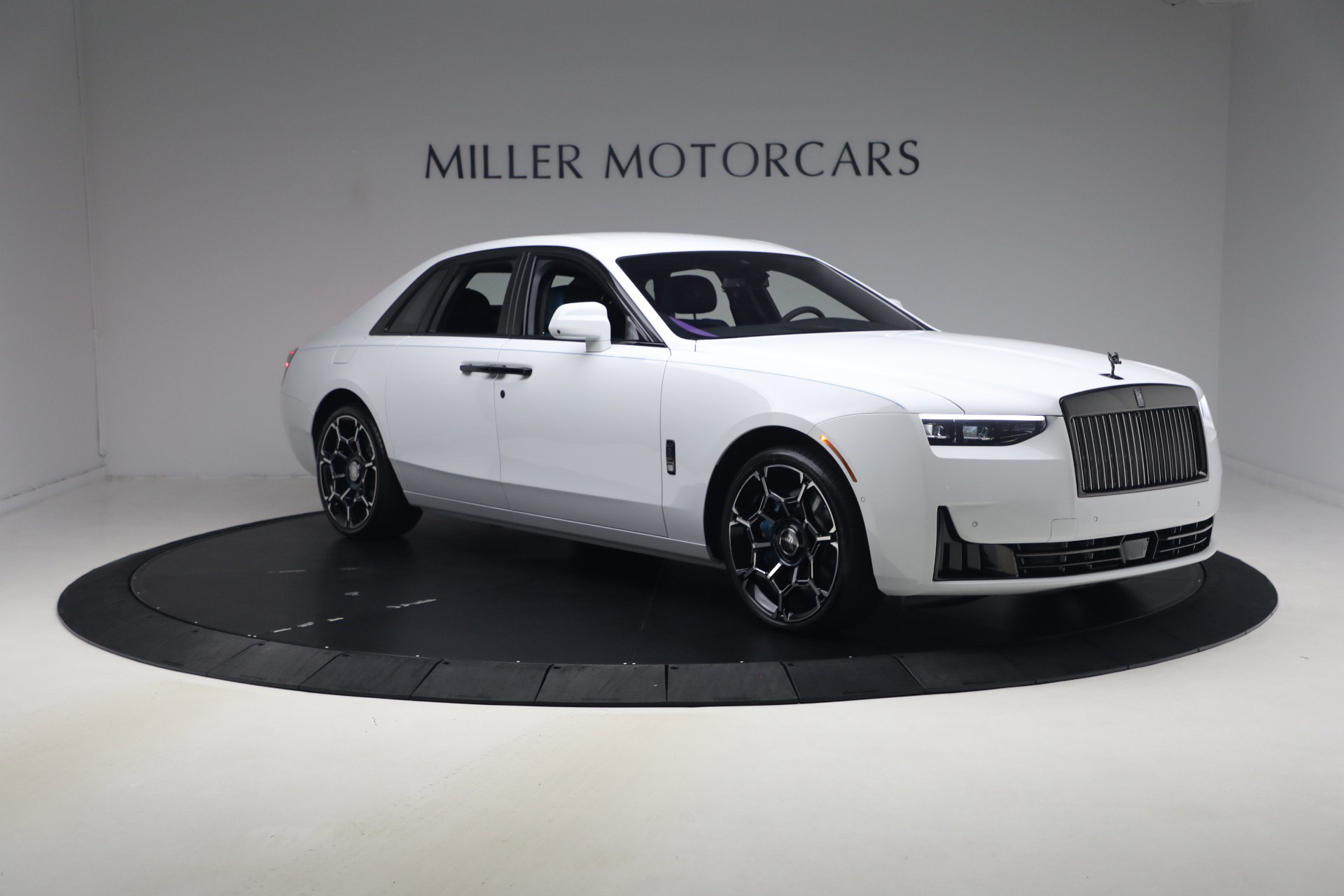 New 2027 Rolls-Royce Ghost Black Badge AWD/4WD image 9