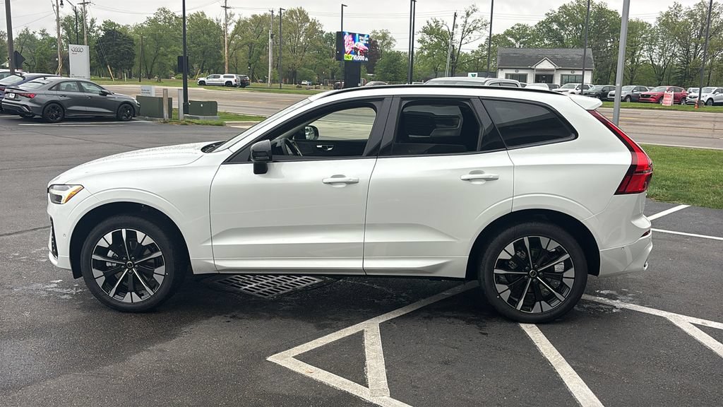 New 2026 Volvo XC60 B5 Plus AWD/4WD image 3