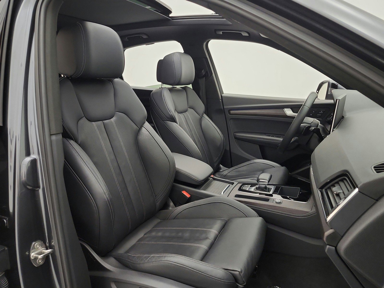 Used 2023 Audi Q5 2.0T Prestige w/ Prestige Package image 19