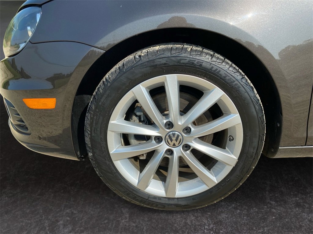 Used 2014 Volkswagen Eos w/ Sport Package image 14