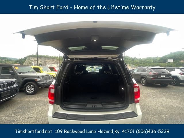 Used 2020 Ford Expedition XLT w/ Equipment Group 202A AWD/4WD image 10