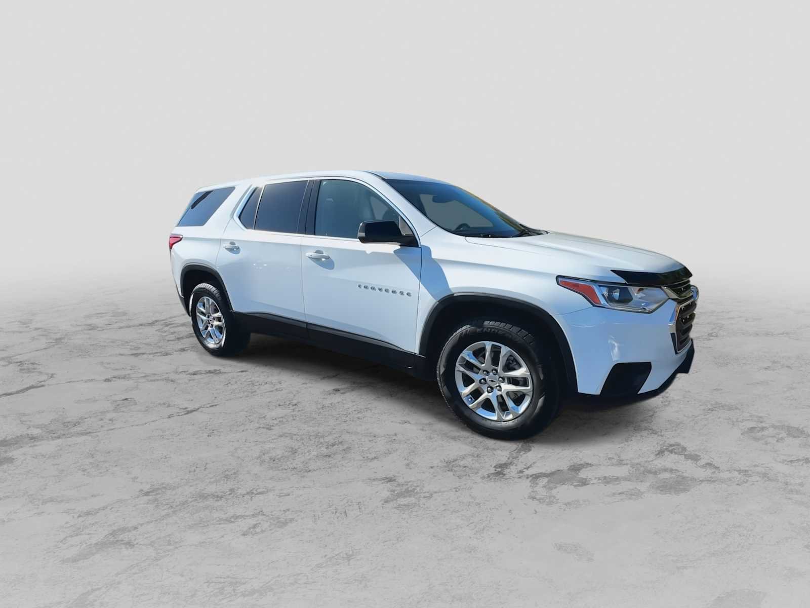 Used 2021 Chevrolet Traverse LS image 2