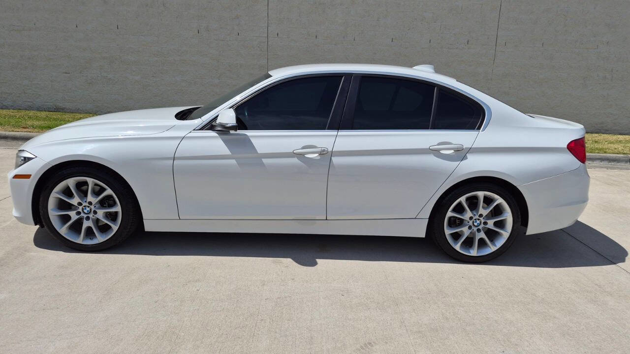 Used 2015 BMW 320i Sedan RWD image 4