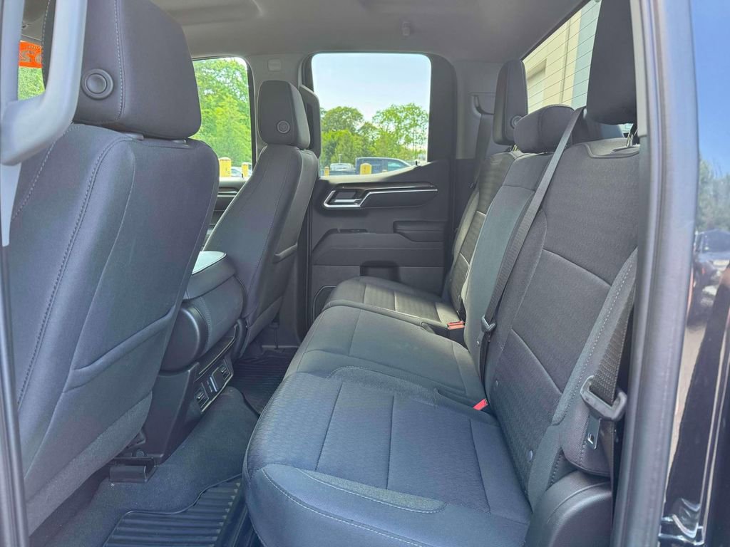Used 2023 Chevrolet Silverado 1500 LT AWD/4WD image 14