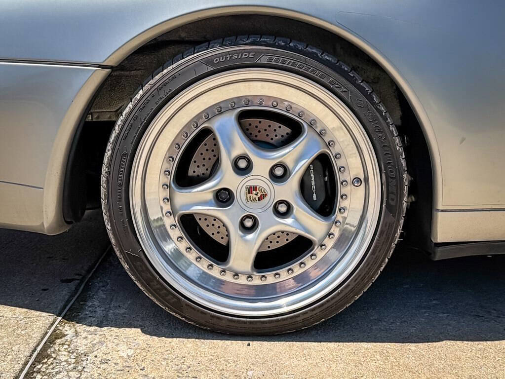 Used 1997 Porsche 911 Carrera RWD image 14