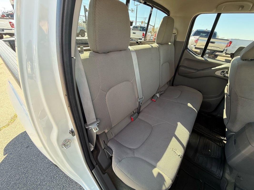 Used 2016 Nissan Frontier SV image 33