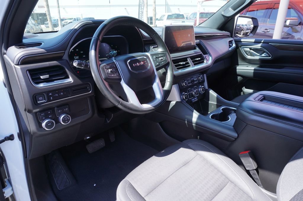 Used 2023 GMC Yukon XL SLE w/ Gmc Pro Safety Plus Package image 17