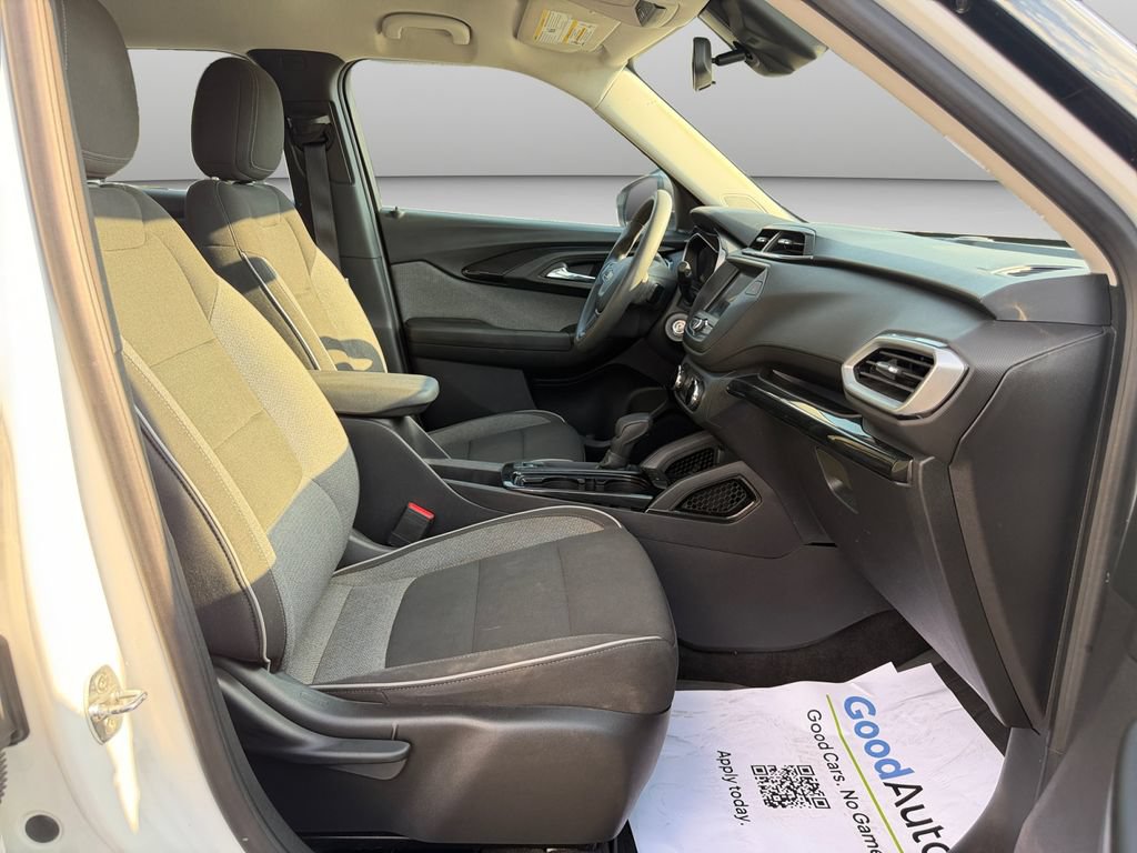 Used 2021 Chevrolet TrailBlazer L FWD image 20
