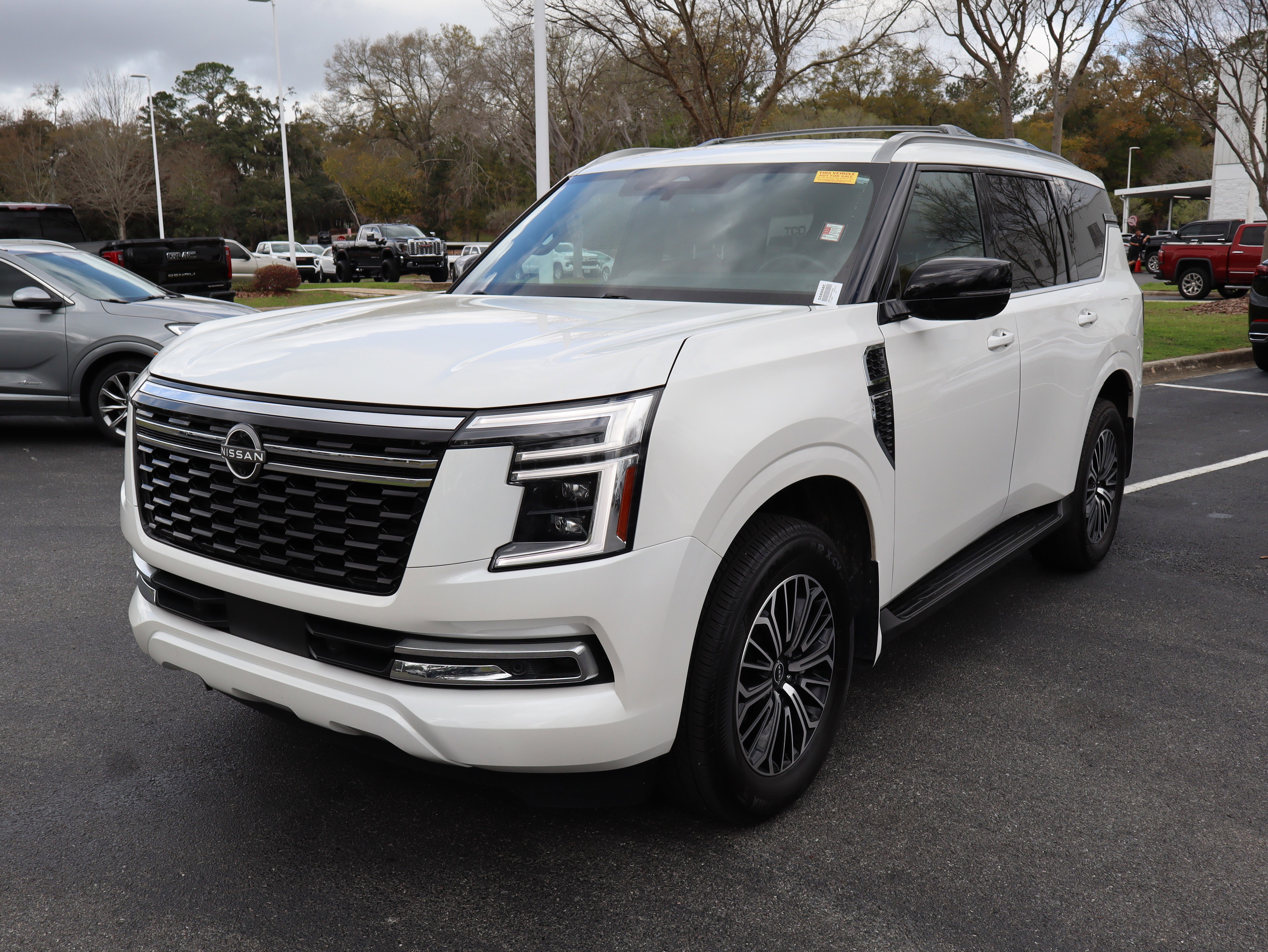 Used 2025 Nissan Armada SL w/ Captain's Chari Seat Package image 12