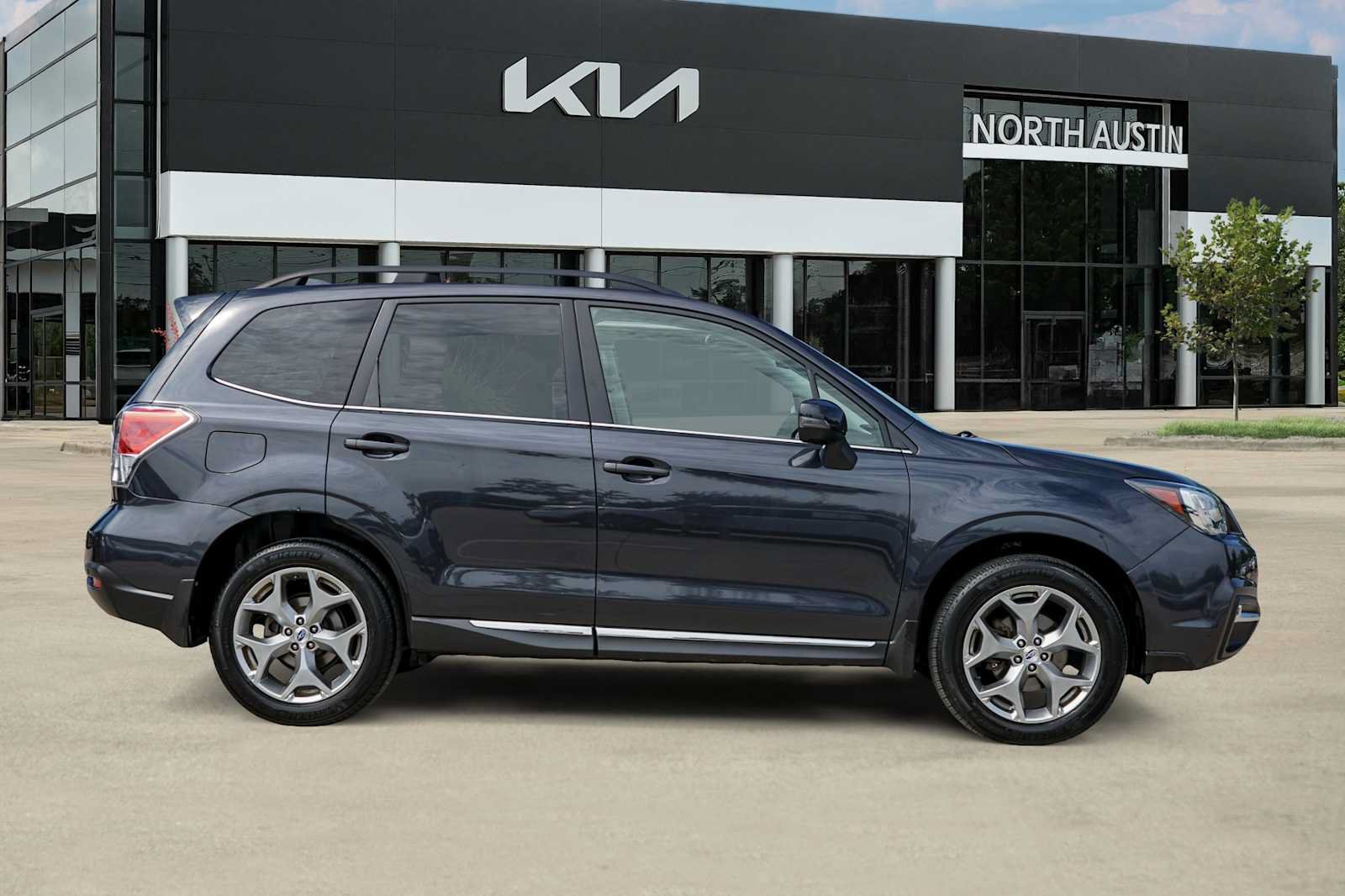 Used 2018 Subaru Forester 2.5i Touring AWD/4WD image 6