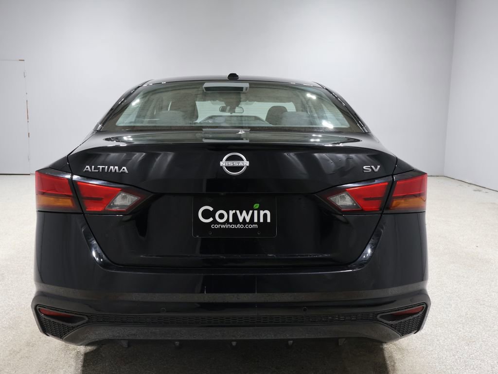 Used 2024 Nissan Altima 2.5 SV image 3