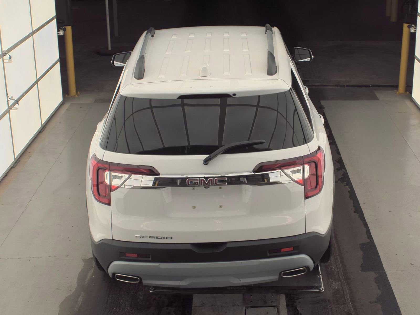 Used 2023 GMC Acadia SLE w/ Driver Convenience Package image 10