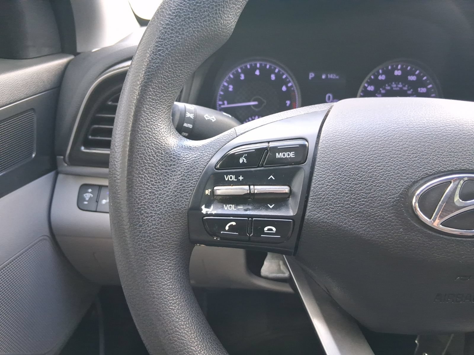 Used 2019 Hyundai Elantra SEL FWD image 23