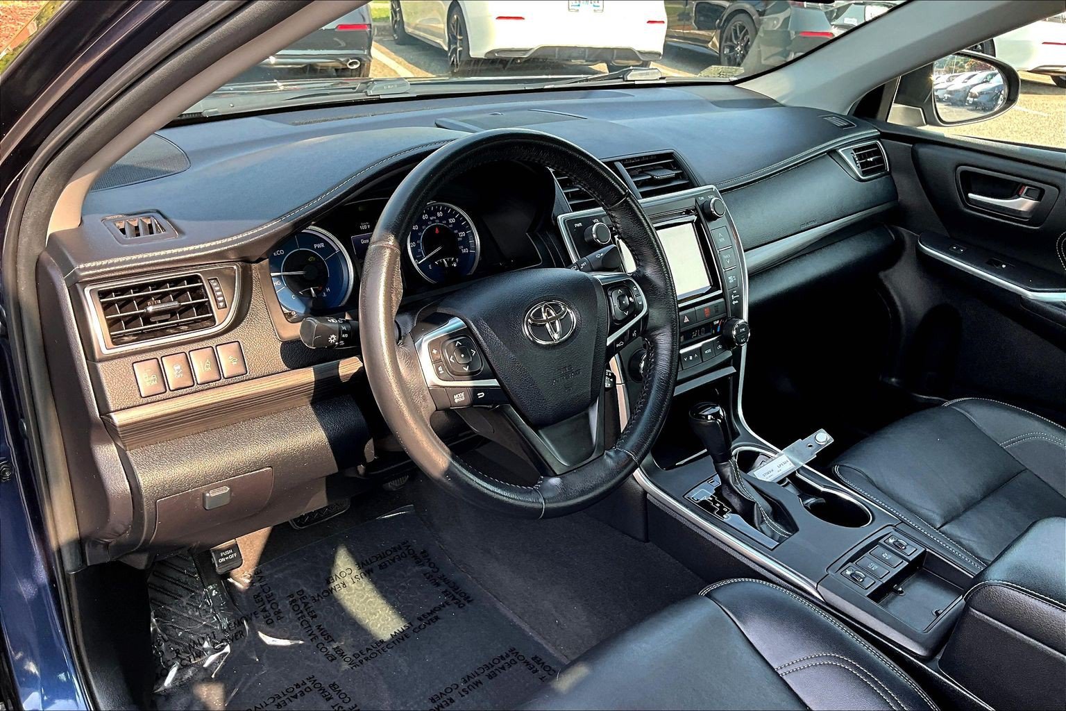 Used 2015 Toyota Camry XLE w/ Moonroof Package FWD image 13