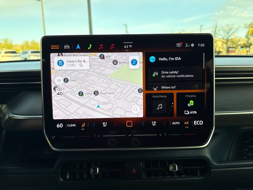 Certified 2025 Volkswagen ID. Buzz Pro S Plus AWD/4WD image 18