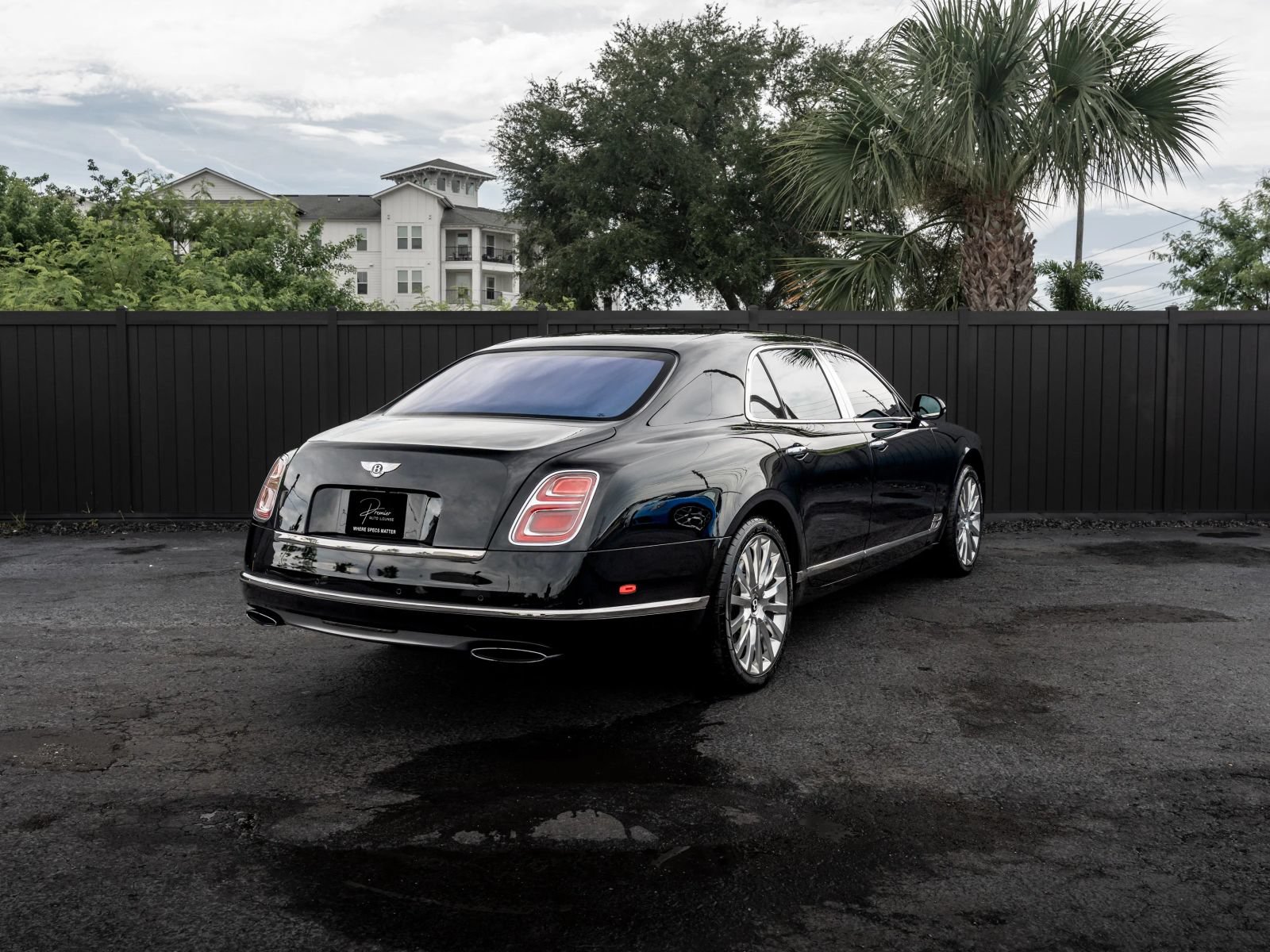 Used 2017 Bentley Mulsanne RWD image 3