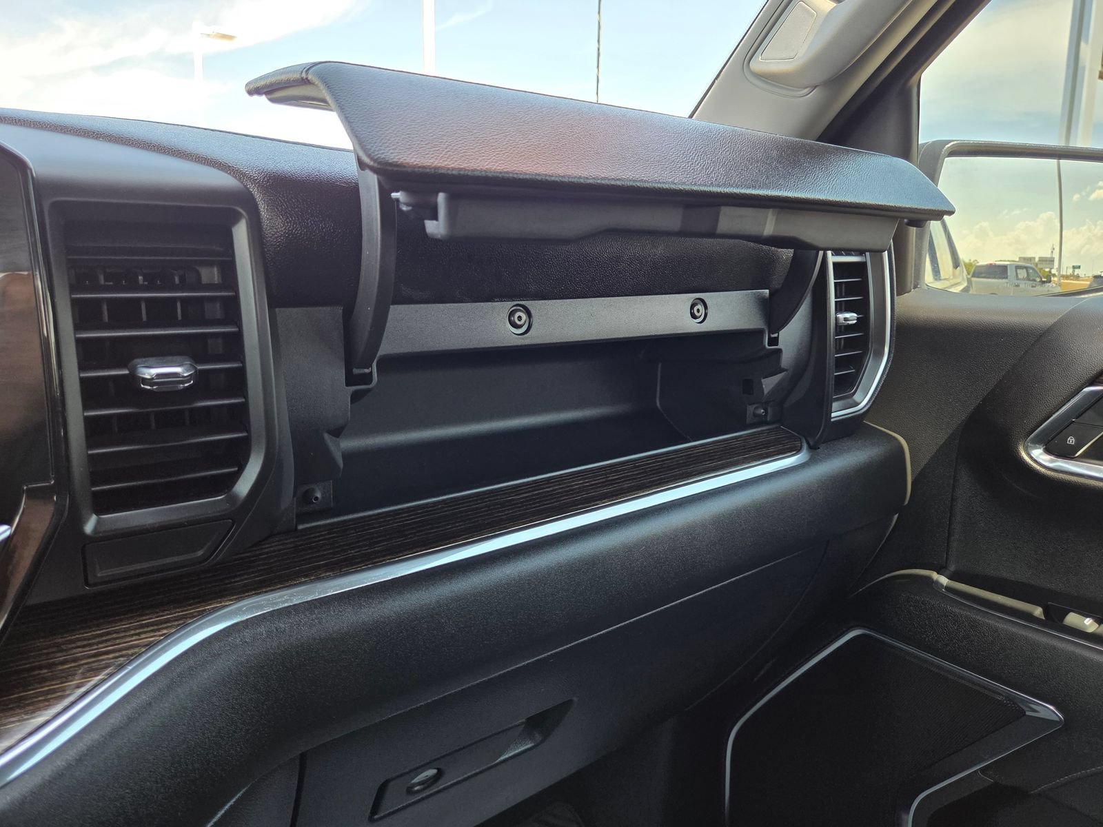 Used 2024 GMC Sierra 1500 Elevation RWD image 33