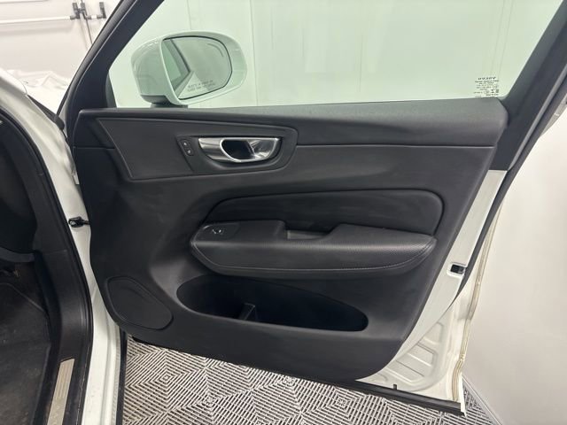 Used 2021 Volvo XC60 T5 Momentum image 15