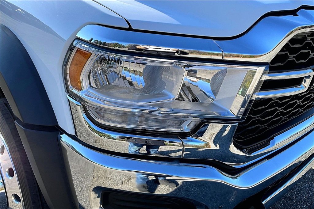 Used 2024 RAM 5500 Tradesman w/ Chrome Appearance Group image 25